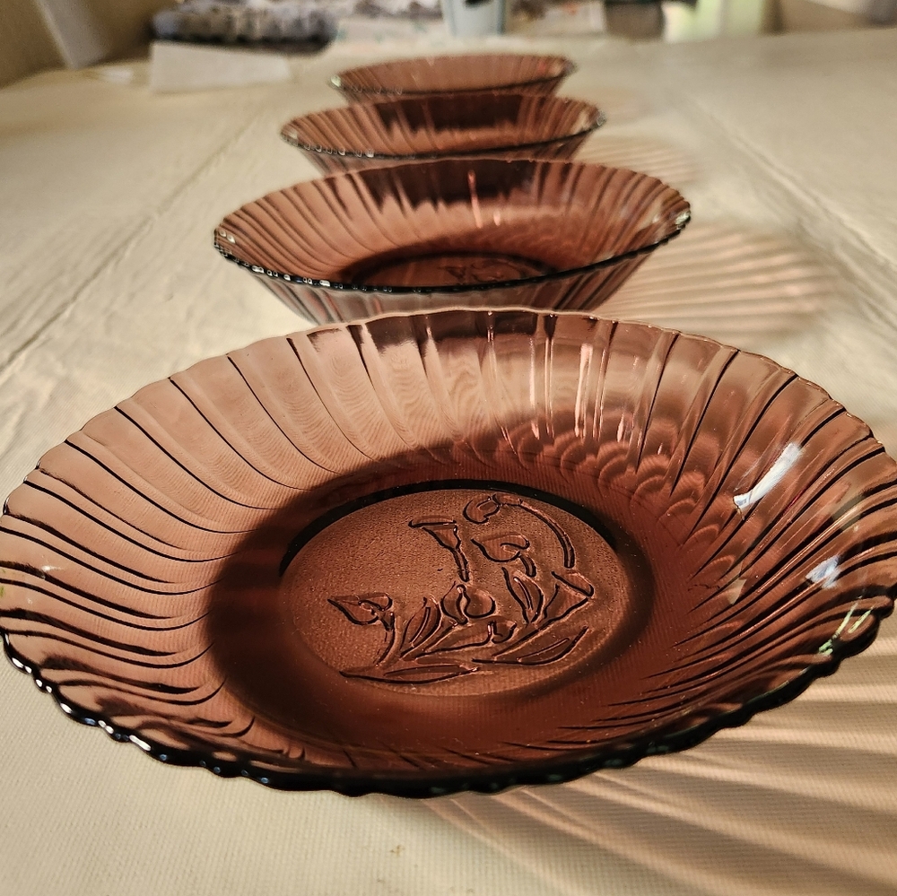 Amethyst Calla Lily Glass Salad Bowls